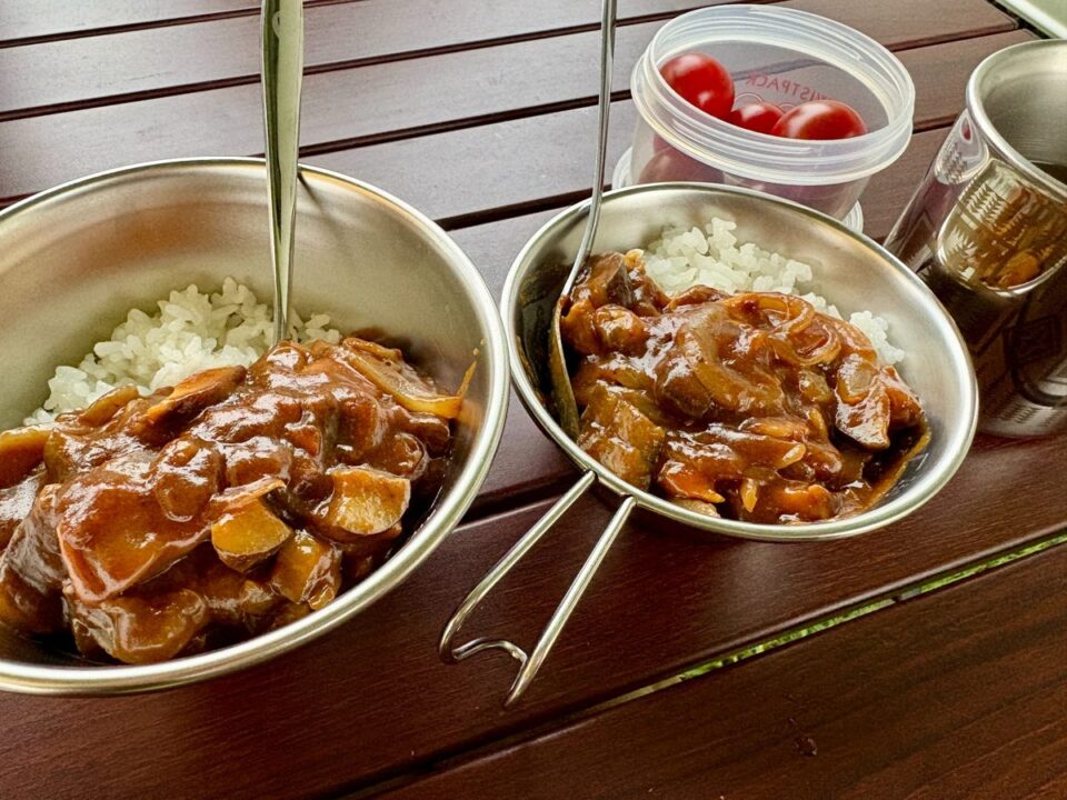 ボイボイキャンプ場で作ったシーフードカレー