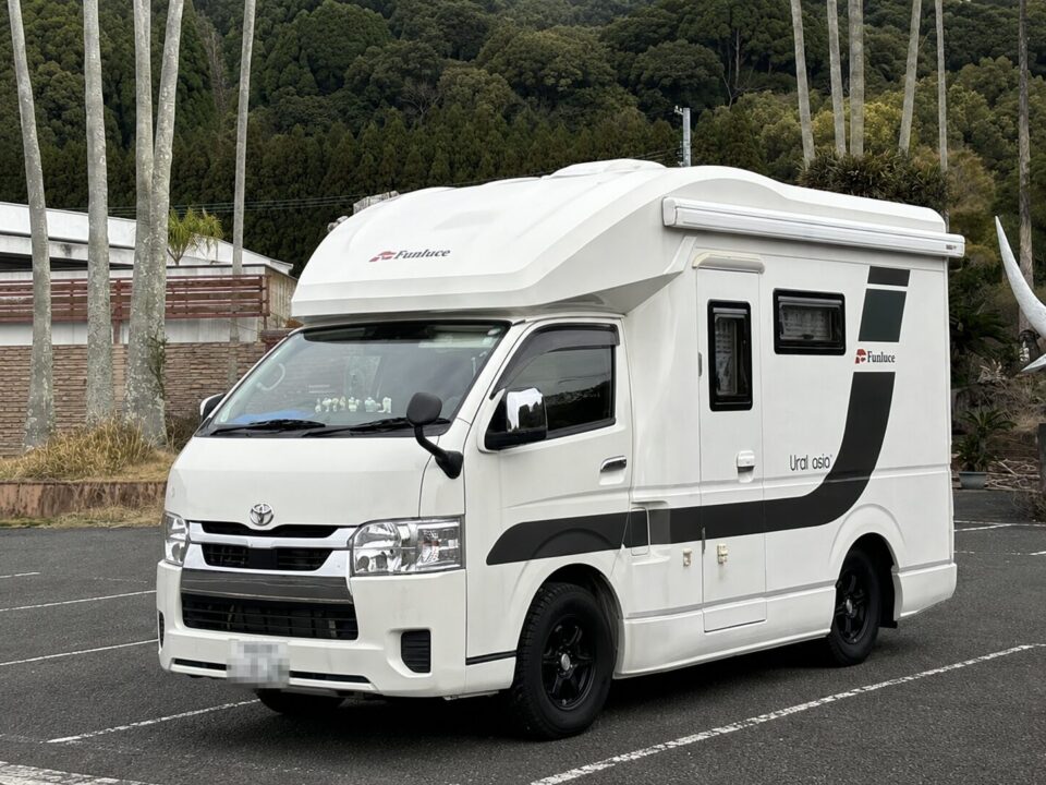 キャンピングカー購入前に確認したい駐車場問題のイメージ