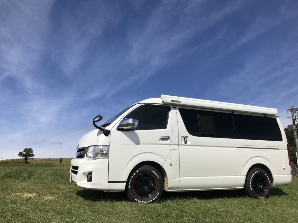 中古バンコンで楽しんでいた頃の愛車ハイエースキャンピングカー