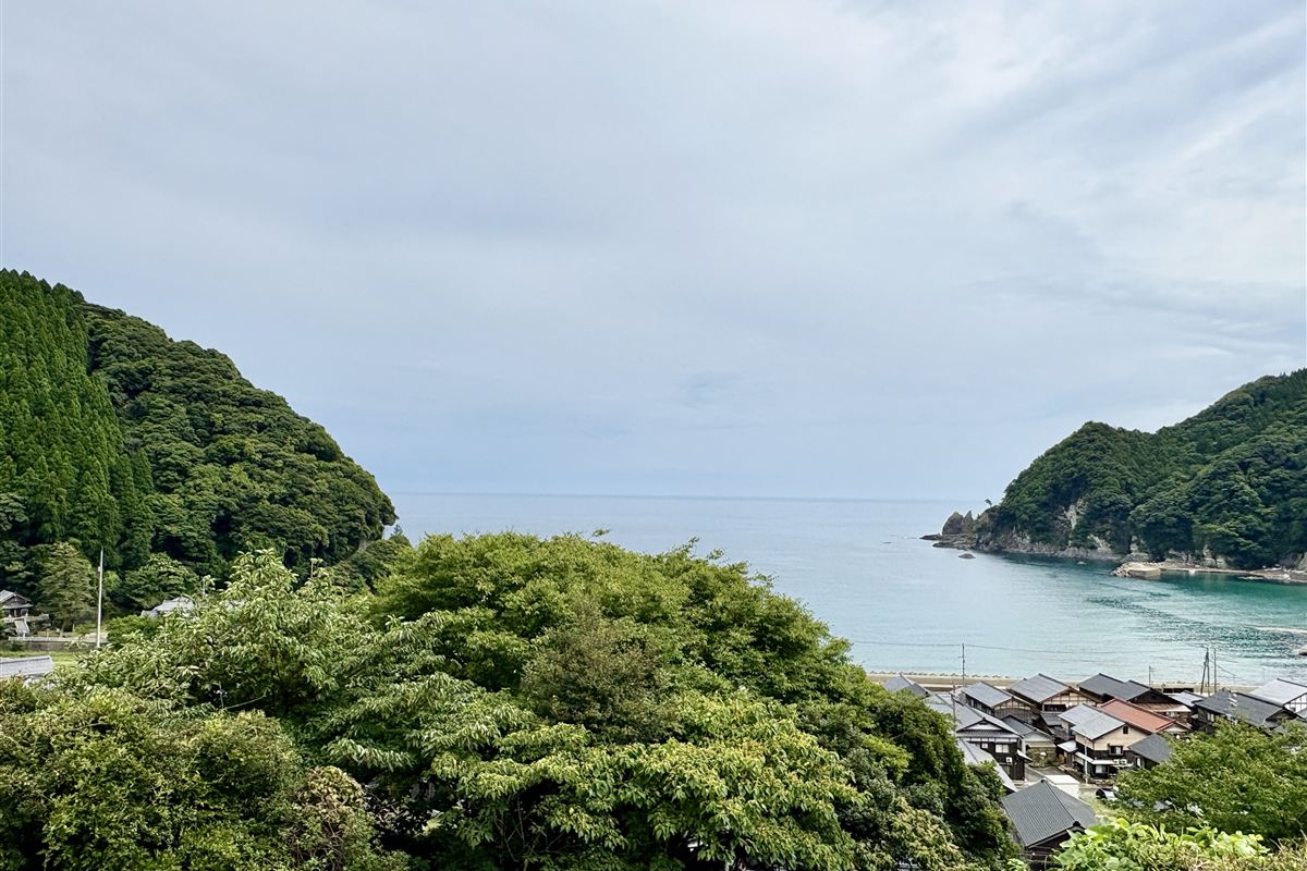 余部の空の駅から見た日本海