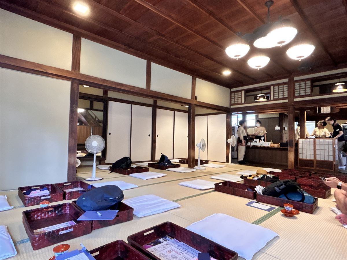 霊の湯二階席の休憩室