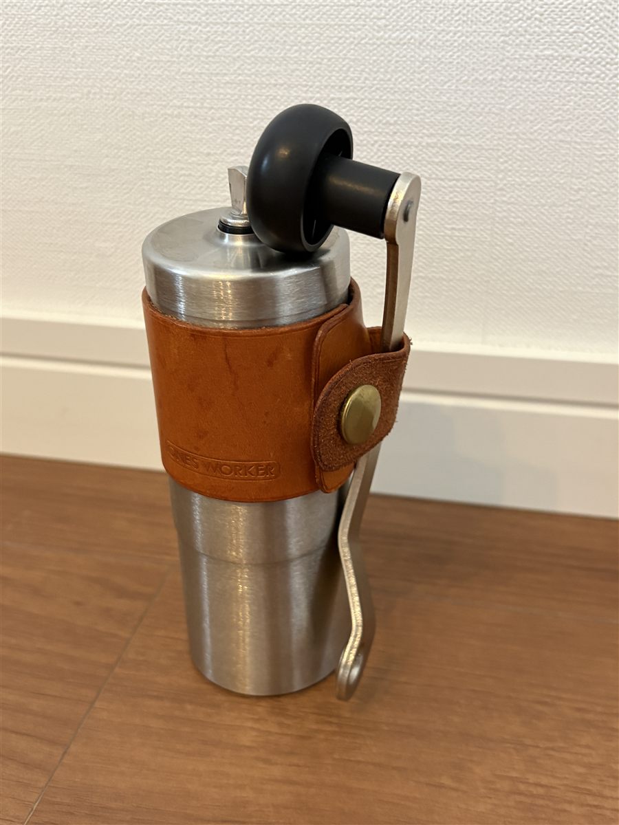 レザーカバーを付けたポーレックスのコーヒーミル