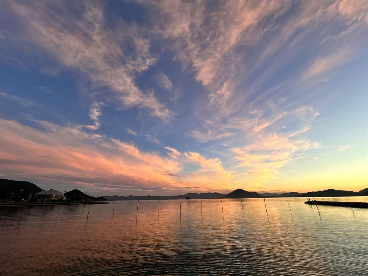 大三島から見た夕焼けの空と海