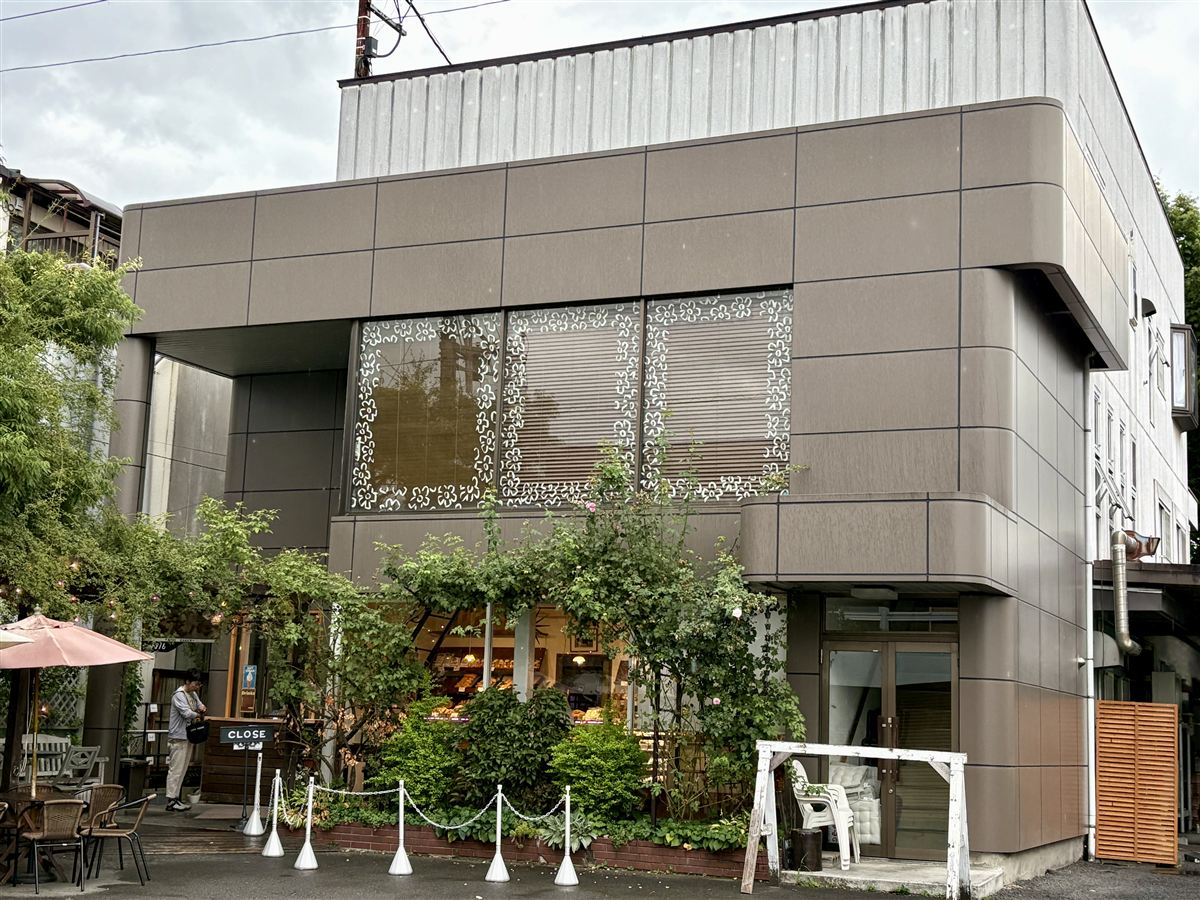 創業100年の老舗・太養パン店の外観