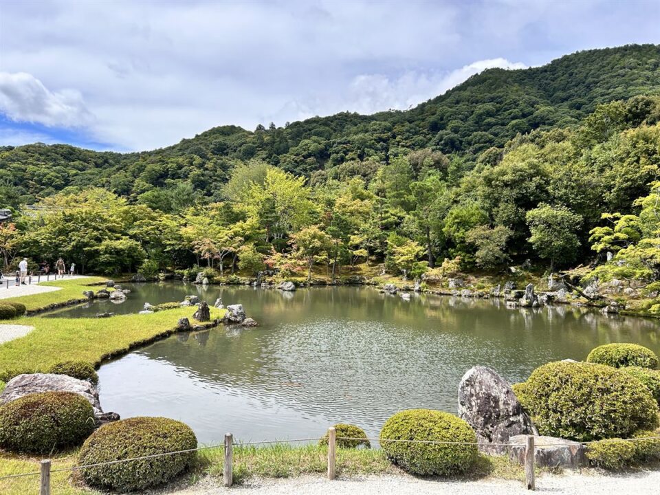 天龍寺の曹源池庭園