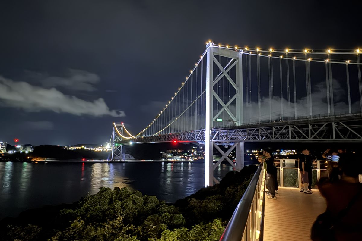 めかりPAの展望台から見た関門橋の夜景