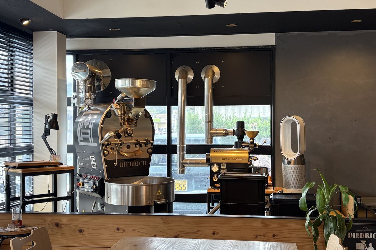 Sai Coffee Roasteryの店内にある焙煎機