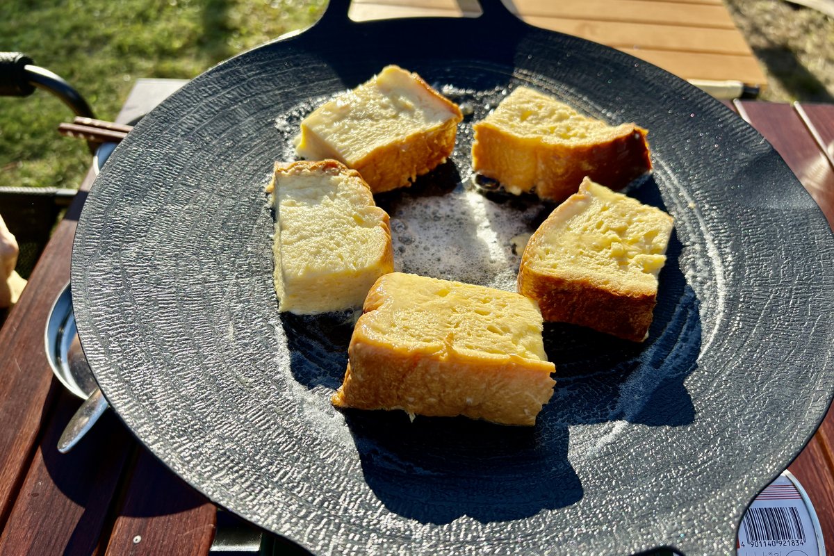 マルチグリドルでフレンチトーストを焼いているところ